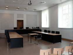 Sitzungsaal 1.101 in der Gerichtsstraße 22