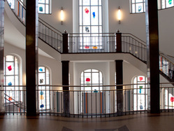 Sitzungsaal in der Gerichtsstraße 22 Treppenhaus Sitzungsaal in der Gerichtsstraße 22 Treppenhaus