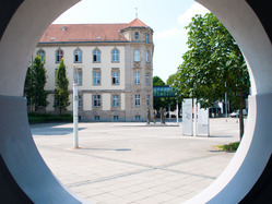 Gerichtsplatz 1 aus Guckloch